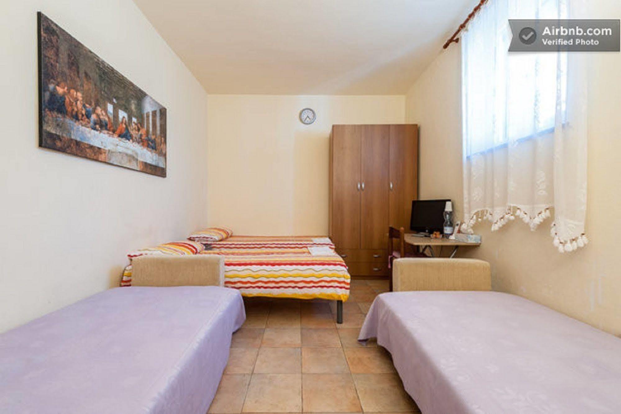 Holiday House Ospedale B&B Ghizzano Exterior foto