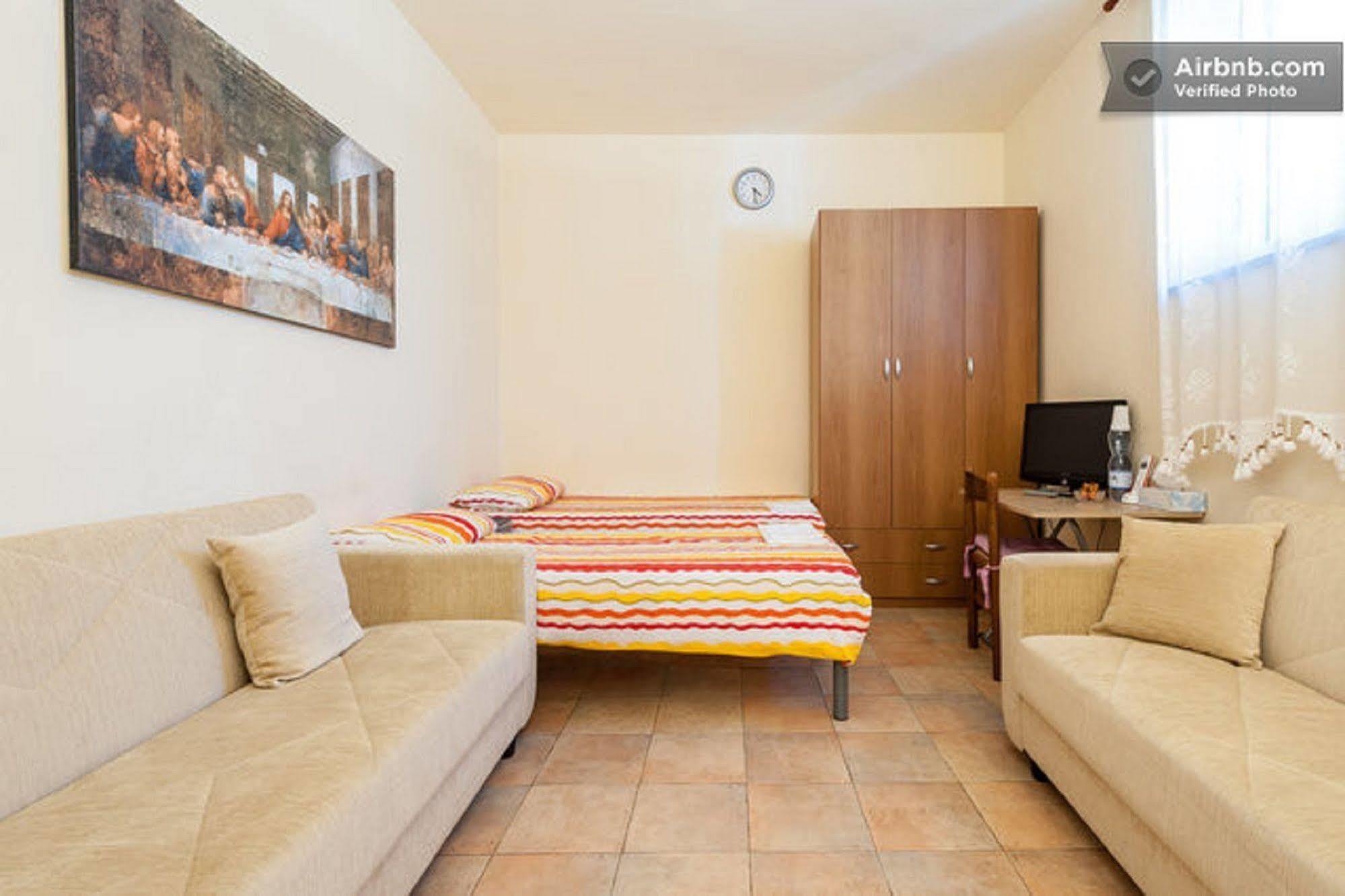 Holiday House Ospedale B&B Ghizzano Exterior foto